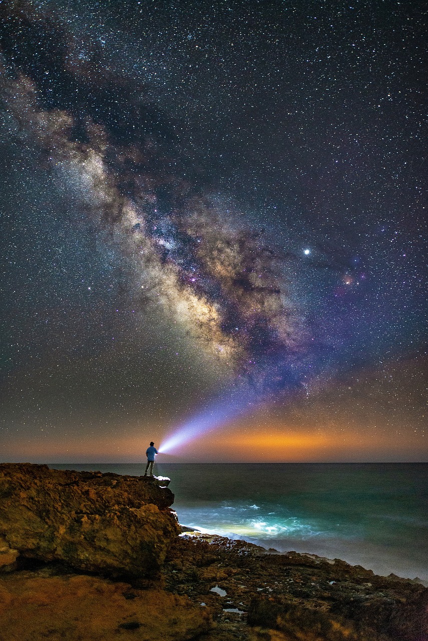 milky way, nature, human-4667644.jpg